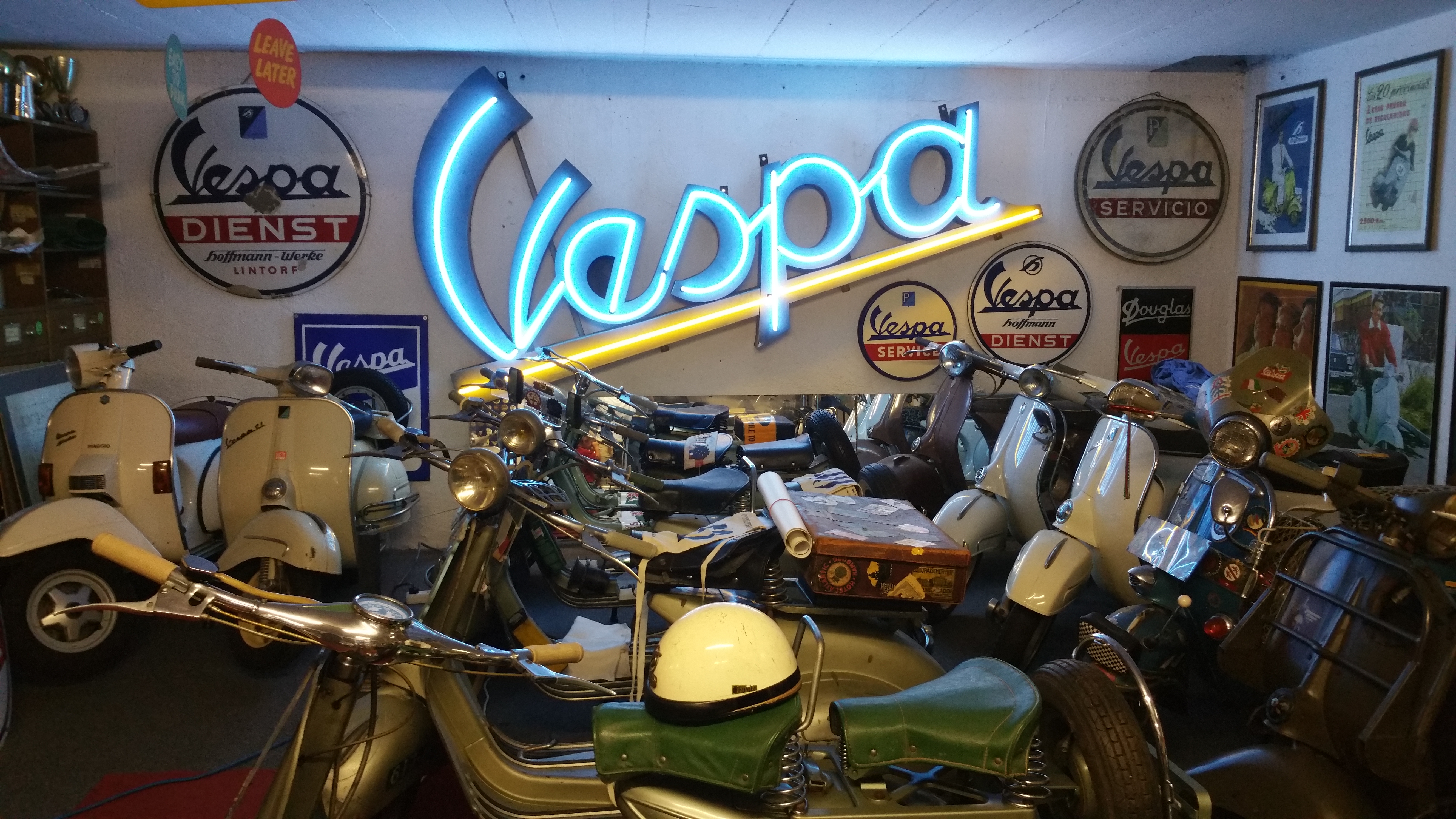 VESPA COLLECTION ROBIN DAVY MUNICH