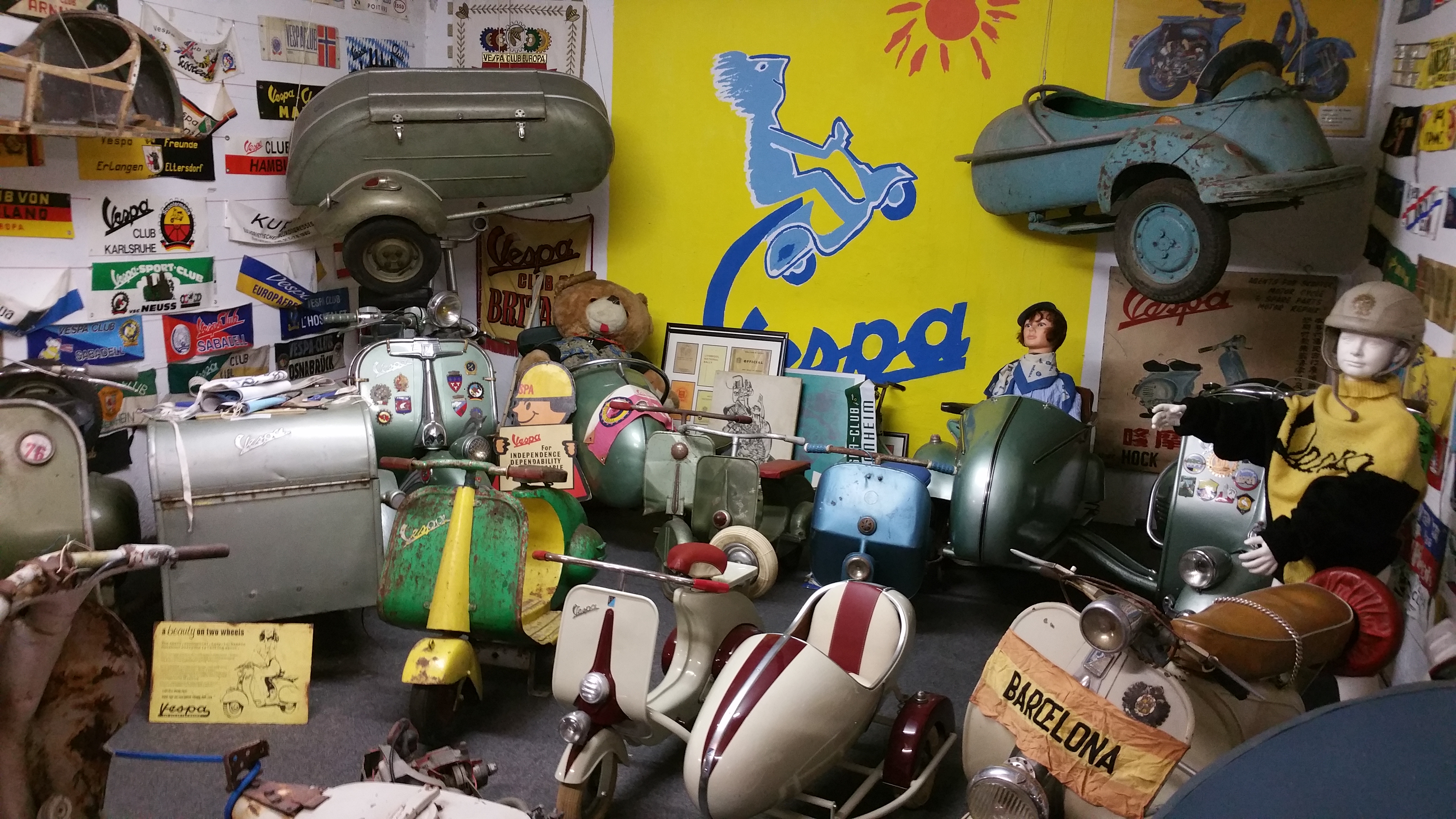 VESPA COLLECTION ROBIN DAVY MUNICH